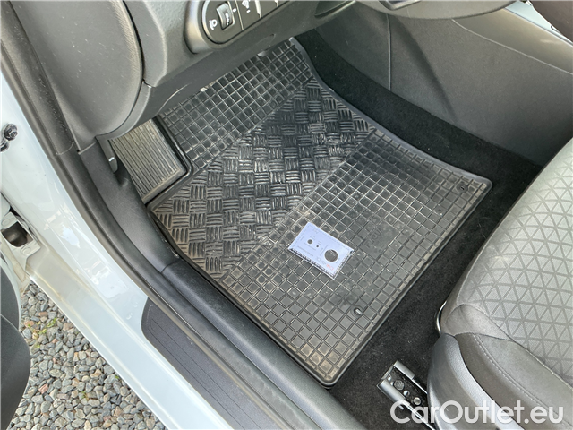  KIA  Cee'd Ceed 1.5 T-GDI 118 Spin #17