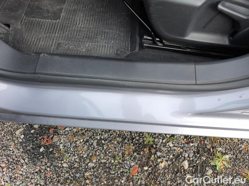  Peugeot  308 -SW  (P5) (2021)  SW 1.5BHDi 130 ACTIVE P 5d #23