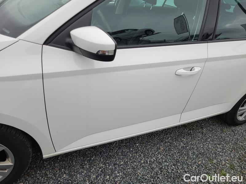  Skoda  Fabia  Combi (2015) Com.1.0TSI 70 Ambition 5d #4
