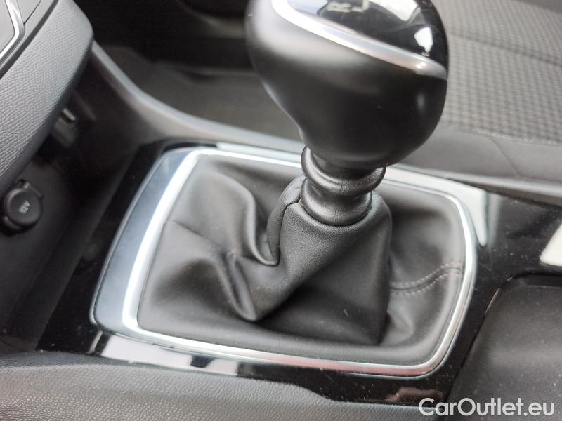  Peugeot  308 -SW  (P5) (2021)  SW 1.5BHDi 130 ACTIVE P 5d #24