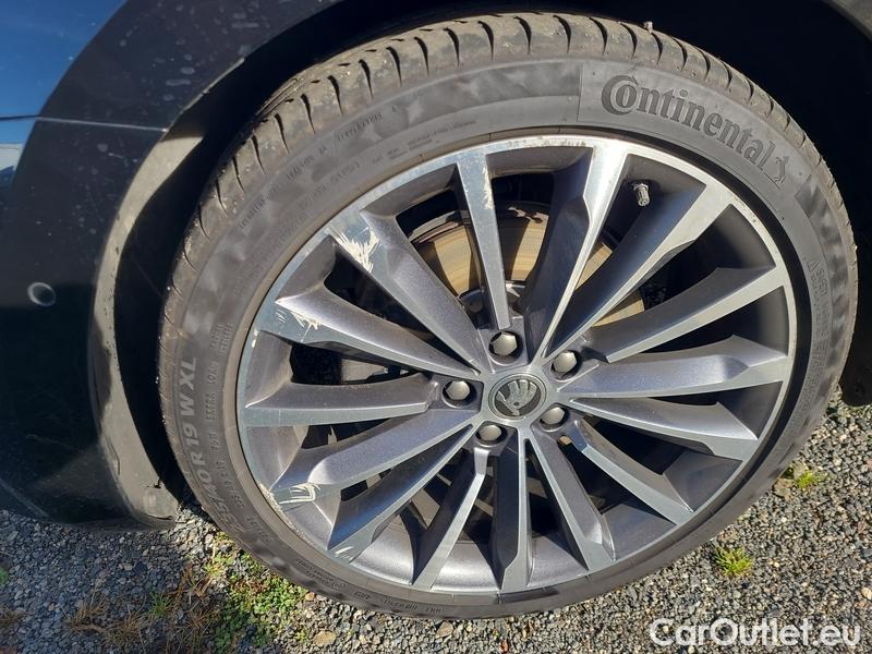  Skoda  Superb  Combi (3V5)(2015) Supe.2.0TDI 147 L&K Combi Aut #1