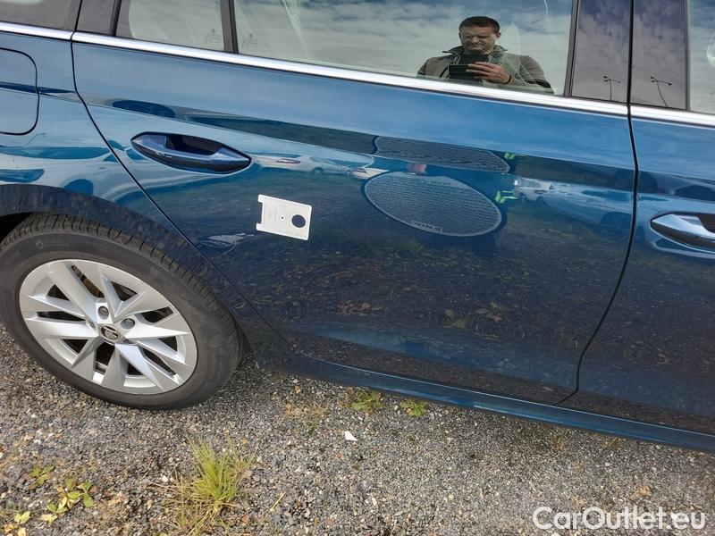  Skoda  Octavia  Combi (NX3)(2020) Oct.Combi 1.5TSI 110 Style Aut #10