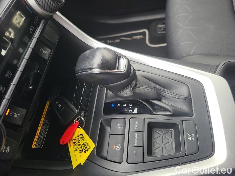  Toyota  RAV4  2019  2.5 Hyb Comfort e-CVT 5d #16