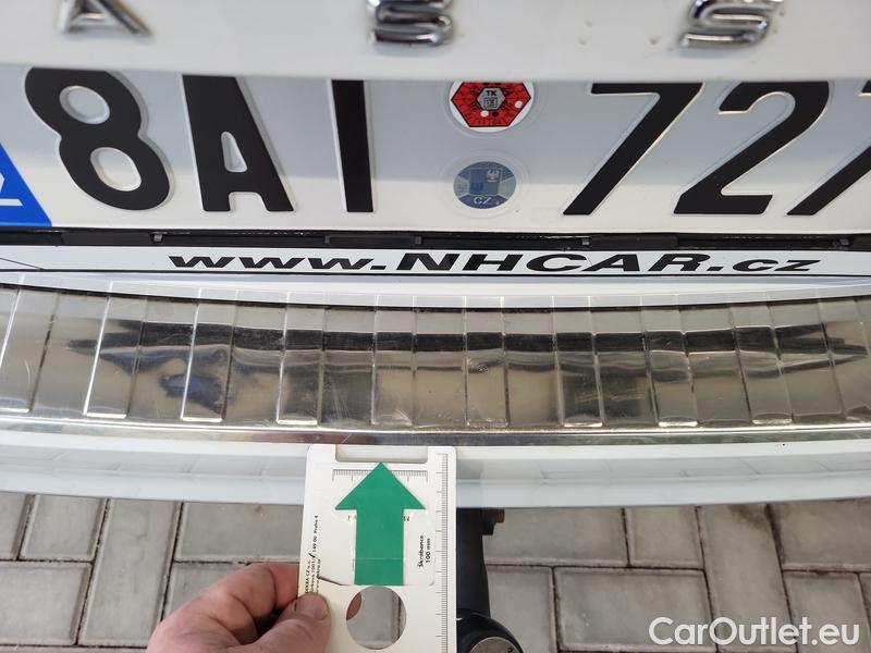  Volkswagen  Passat  Pas.Var.2.0TDI 110 Elegance AT #11