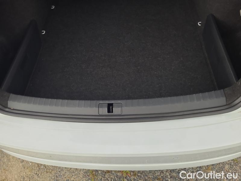  Skoda  Octavia  Lim. (NX3)(2020) Oct. 2.0TDI 110 Style AT 5d #8