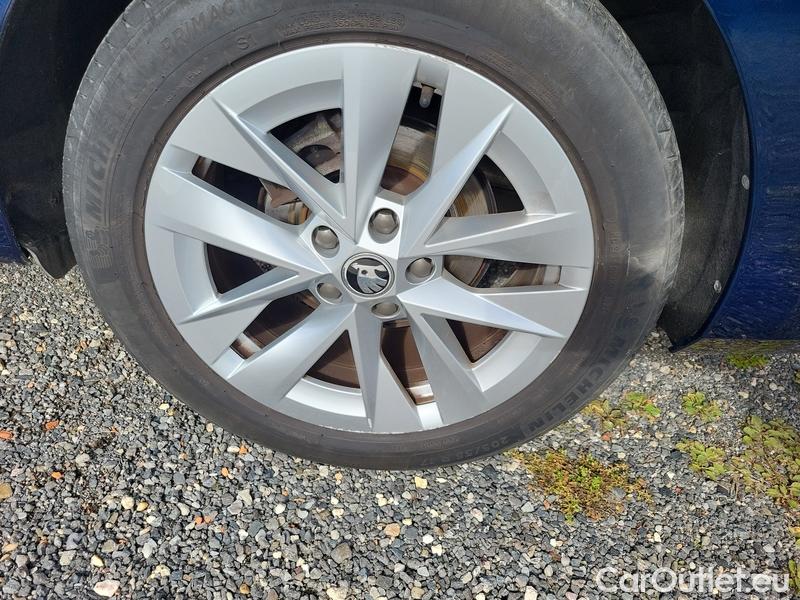  Skoda  Octavia  Combi (NX3)(2020) Oct.Combi 1.5TSI 110 Style Aut #6