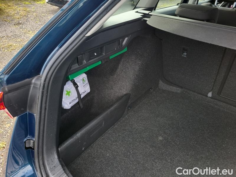  Skoda  Octavia  Combi (NX3)(2020) Oct.Combi 1.5TSI 110 Style Aut #22