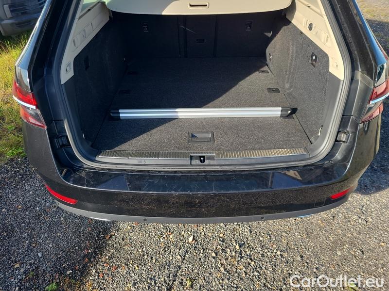  Skoda  Superb  Combi (3V5)(2015) Supe.2.0TDI 147 L&K Combi Aut #27