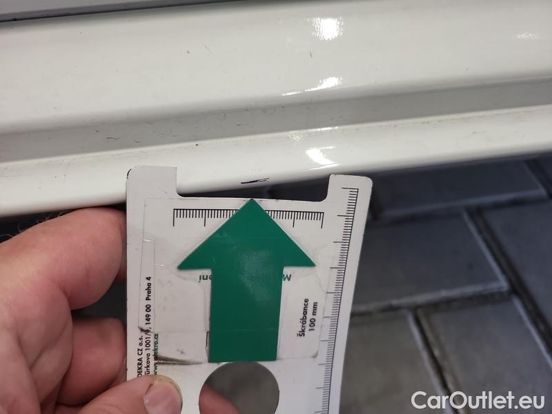  Volkswagen  Passat  Pas.Var.2.0TDI 110 Elegance AT #24