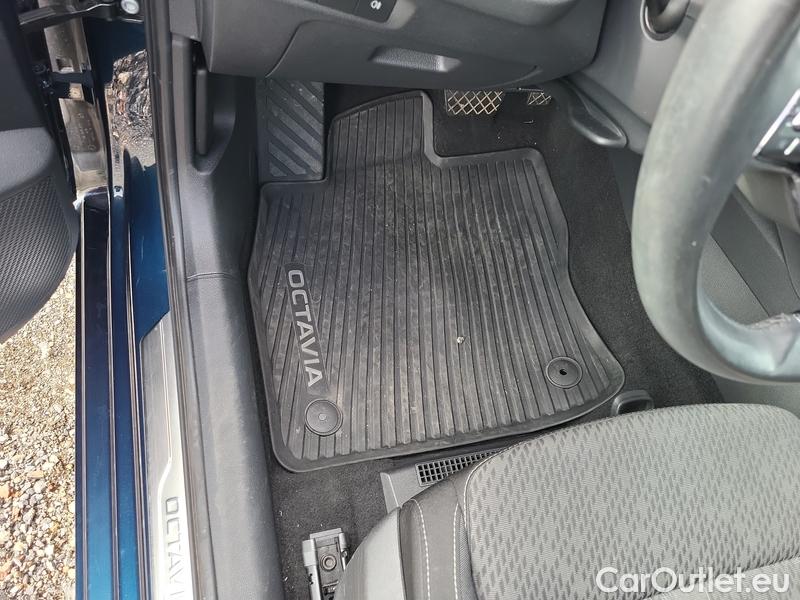  Skoda  Octavia  Combi (NX3)(2020) Oct.Combi 1.5TSI 110 Style Aut #14