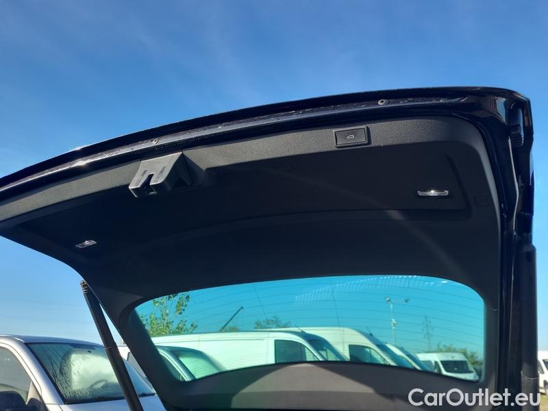  Skoda  Superb  Combi (3V5)(2015) Supe.2.0TDI 147 L&K Combi Aut #19