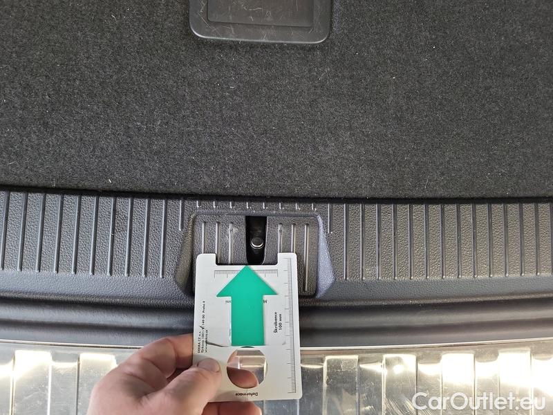  Volkswagen  Passat  Pas.Var.2.0TDI 110 Elegance AT #16