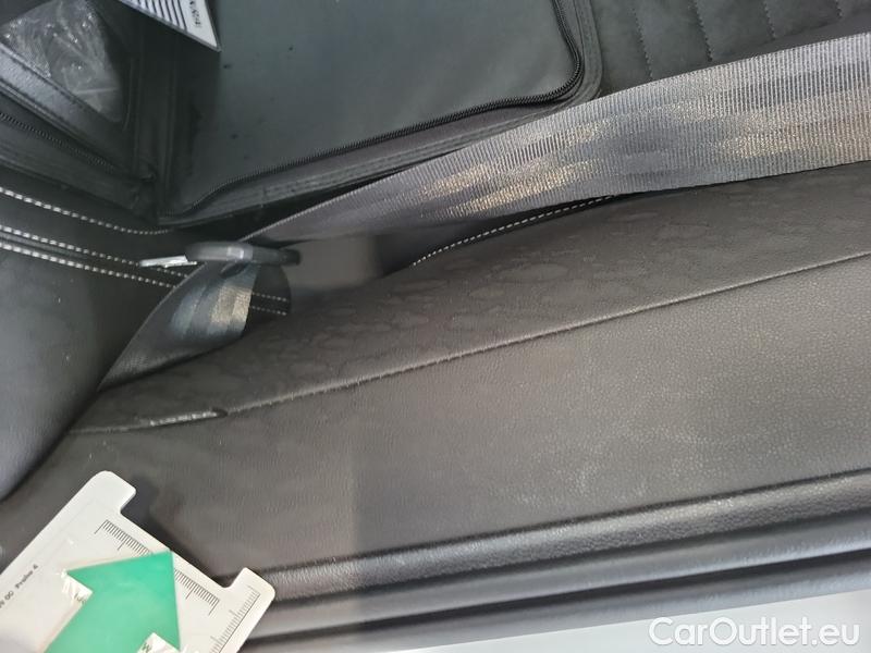  Volkswagen  Passat  Pas.Var.2.0TDI 110 Elegance AT #20