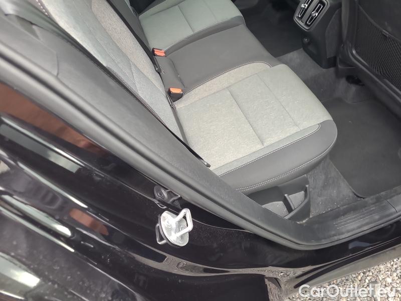  Volvo  XC 40  (2017->) XC40 B3 Core AT 5d #10