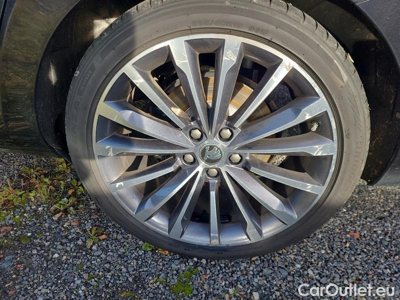  Skoda  Superb  Combi (3V5)(2015) Supe.2.0TDI 147 L&K Combi Aut #4