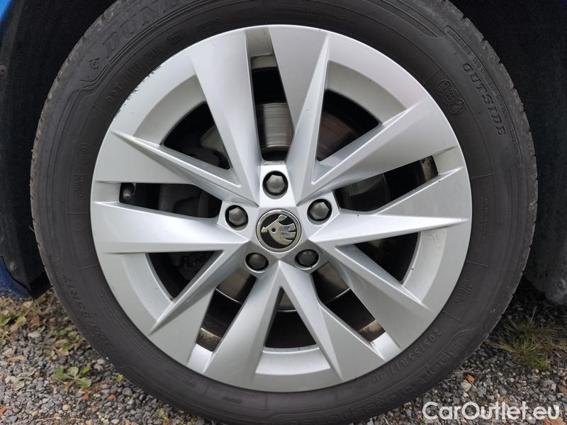  Skoda  Octavia  Combi (NX3)(2020) Oct.C.2.0TDI 110 4x4 Style AT #14