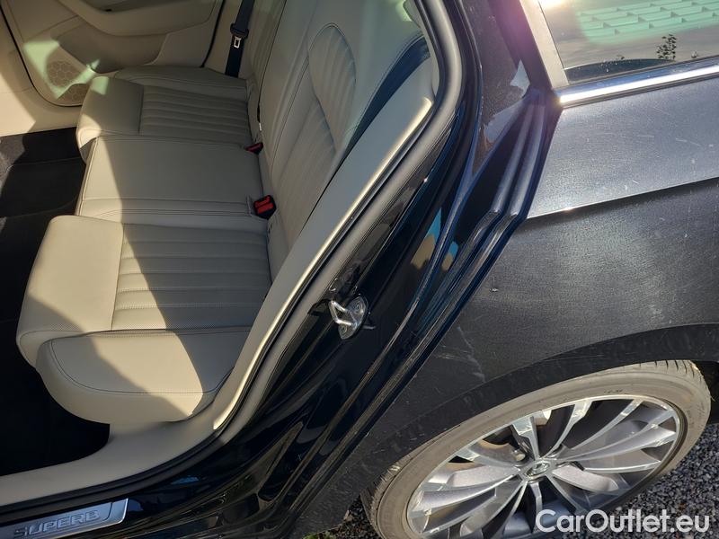  Skoda  Superb  Combi (3V5)(2015) Supe.2.0TDI 147 L&K Combi Aut #24