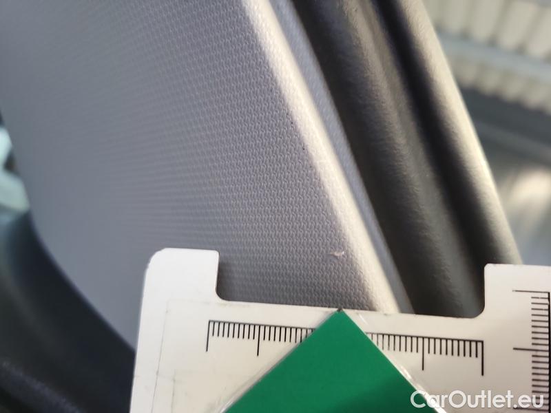  Volkswagen  Passat  Pas.Var.2.0TDI 110 Elegance AT #19