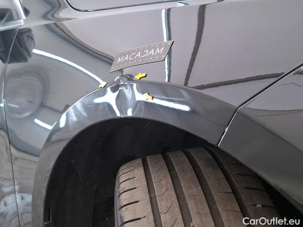  Bmw  Serie 1 BMW Série 1 / 2019 / 5P / Berline 1.5 116I Business Design #39