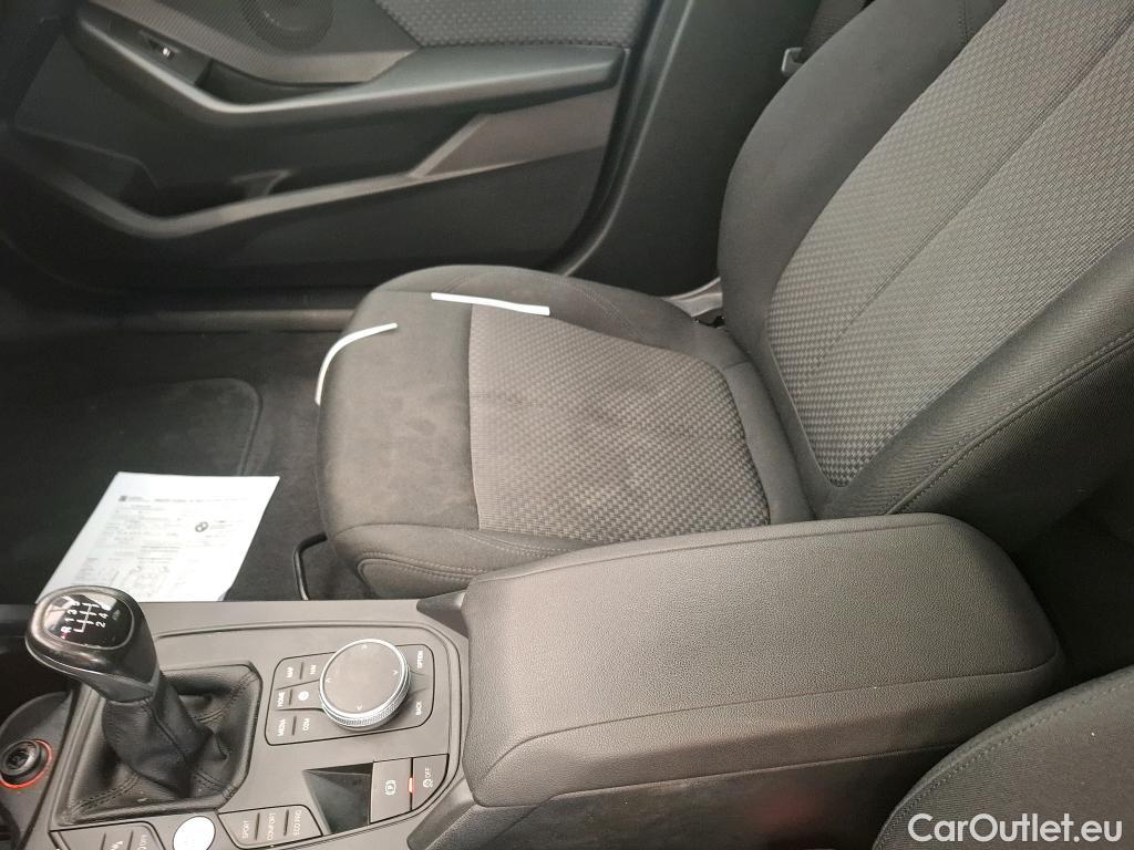  Bmw  Serie 1 BMW Série 1 / 2019 / 5P / Berline 1.5 116I Business Design #104