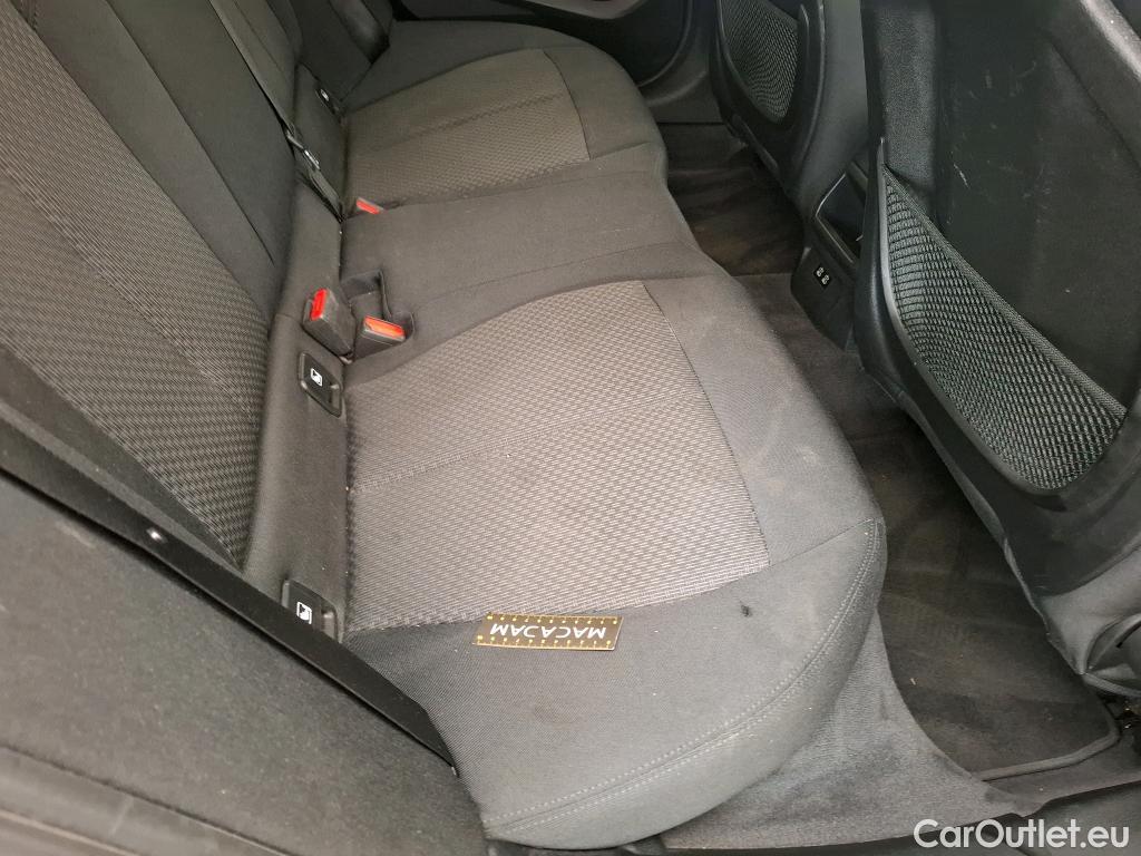  Bmw  Serie 1 BMW Série 1 / 2019 / 5P / Berline 1.5 116I Business Design #85