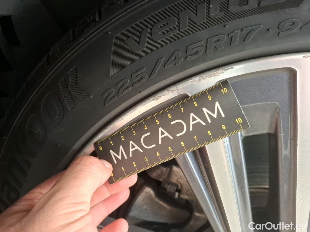  Bmw  Serie 1 BMW Série 1 / 2019 / 5P / Berline 1.5 116I Business Design #79