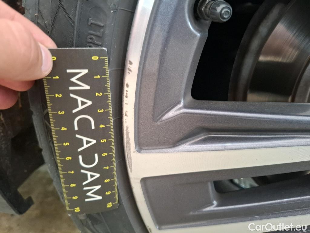  Bmw  Serie 1 BMW Série 1 / 2019 / 5P / Berline 1.5 116I Business Design #74