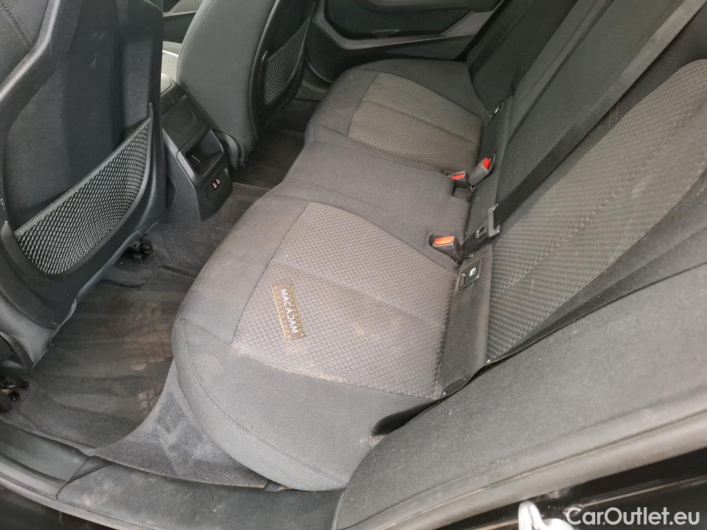  Bmw  Serie 1 BMW Série 1 / 2019 / 5P / Berline 1.5 116I Business Design #97