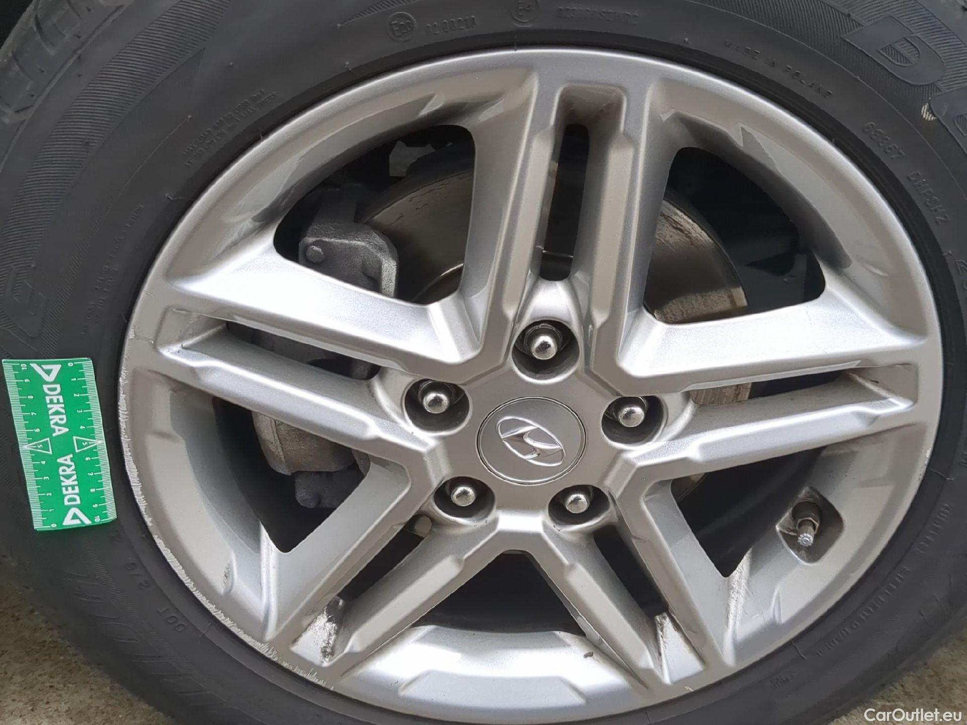  Hyundai  Konna HYUNDAI Kona / 2020 / 5P / SUV 1.0 T-GDI 120 HYBRID 48V BUSINESS #6