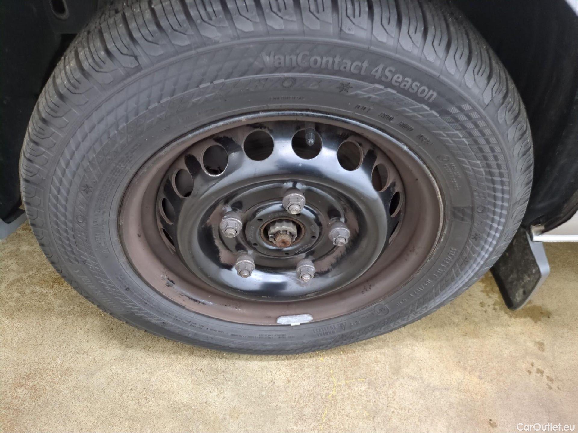  Ford  Transit  Custom/Tourneo Custom Combi 320 L1 Trend 2.0 130CV BVM6 #17