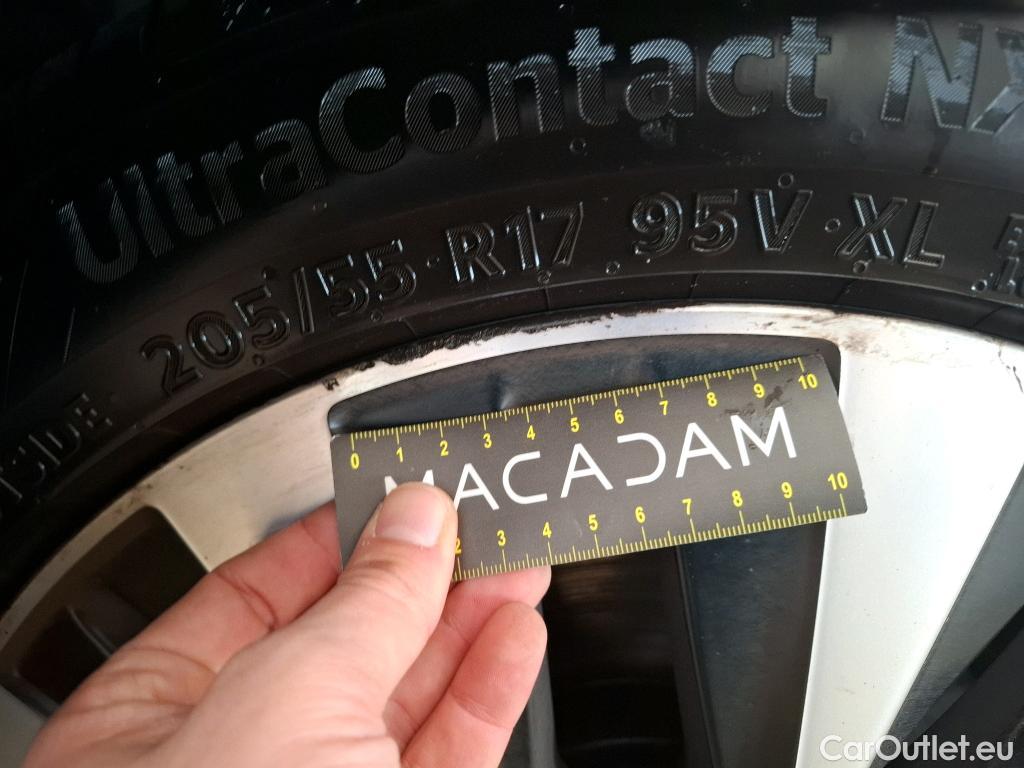  Mercedes  B-Klasse MERCEDES-BENZ Classe B / 2019 / 5P / monospace B 180 d Business Line Edition #34