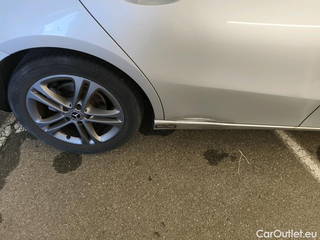  Mercedes  A-Klasse MERCEDES-BENZ Classe A Compact / 2018 / 5P / Berline A 180 d Business Line #52