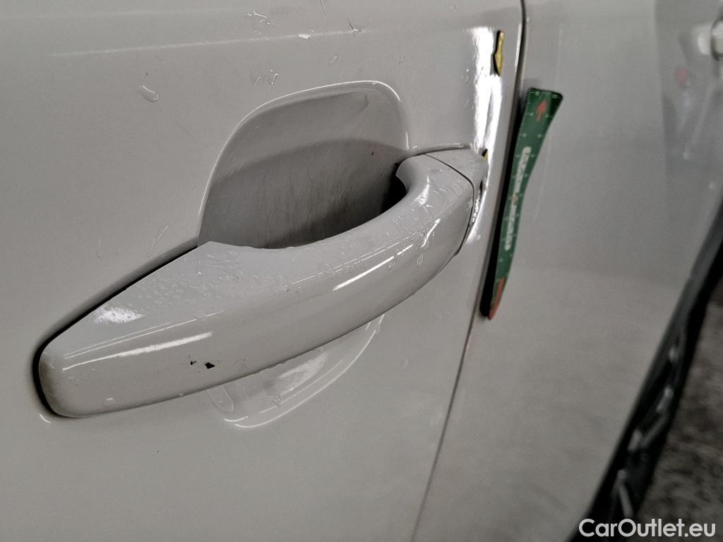  Peugeot  2008  Allure Business 1.5 HDi 130CV BVA8 E6d #17