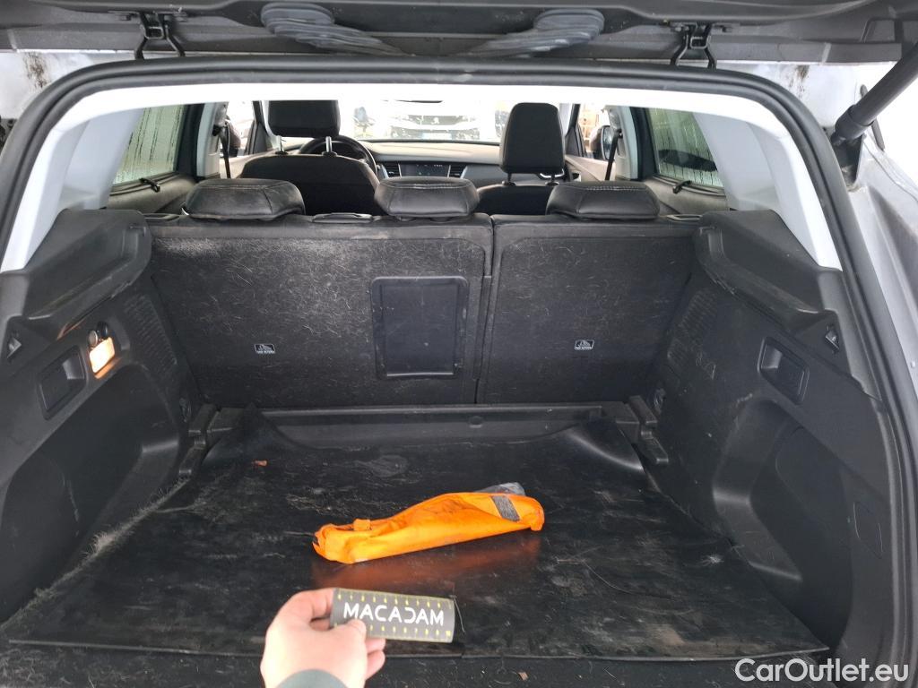  Opel   Grandland X OPEL / 2017 / 5P / SUV 1.5 DIESEL 130 ELITE #48