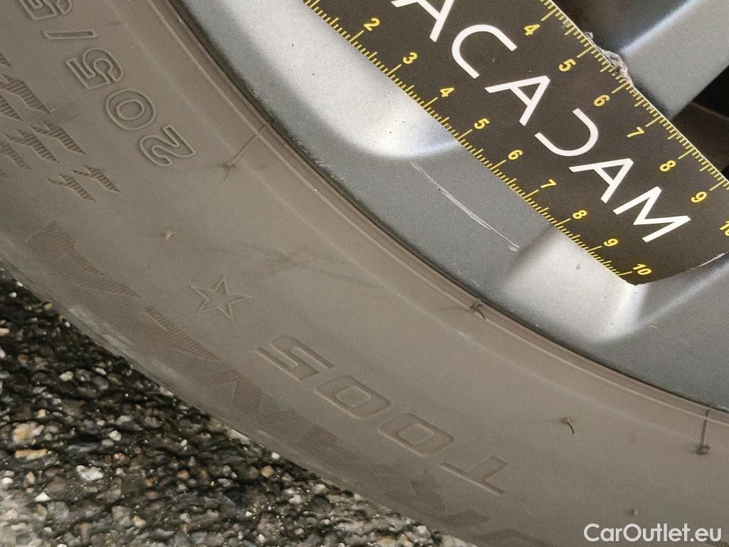  Mercedes  A-Klasse MERCEDES-BENZ Classe A Compact / 2018 / 5P / Berline A 180 d Business Line #66