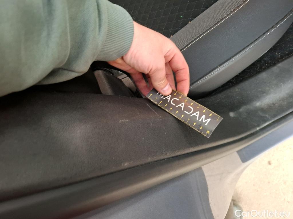  Opel   Grandland X OPEL / 2017 / 5P / SUV 1.5 DIESEL 130 ELITE #39