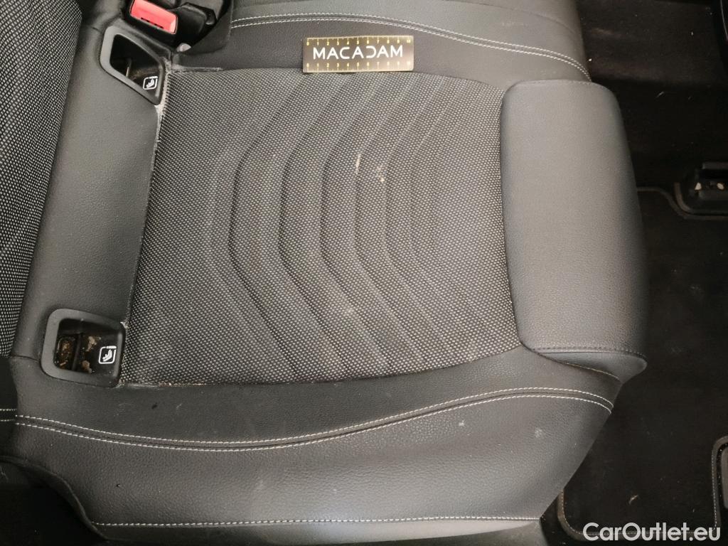  Mercedes  A-Klasse MERCEDES-BENZ Classe A Compact / 2018 / 5P / Berline A 180 d Business Line #71