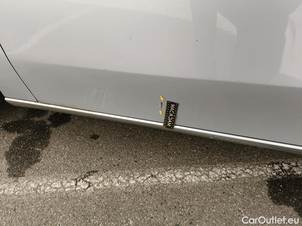  Mercedes  A-Klasse MERCEDES-BENZ Classe A Compact / 2018 / 5P / Berline A 180 d Business Line #82