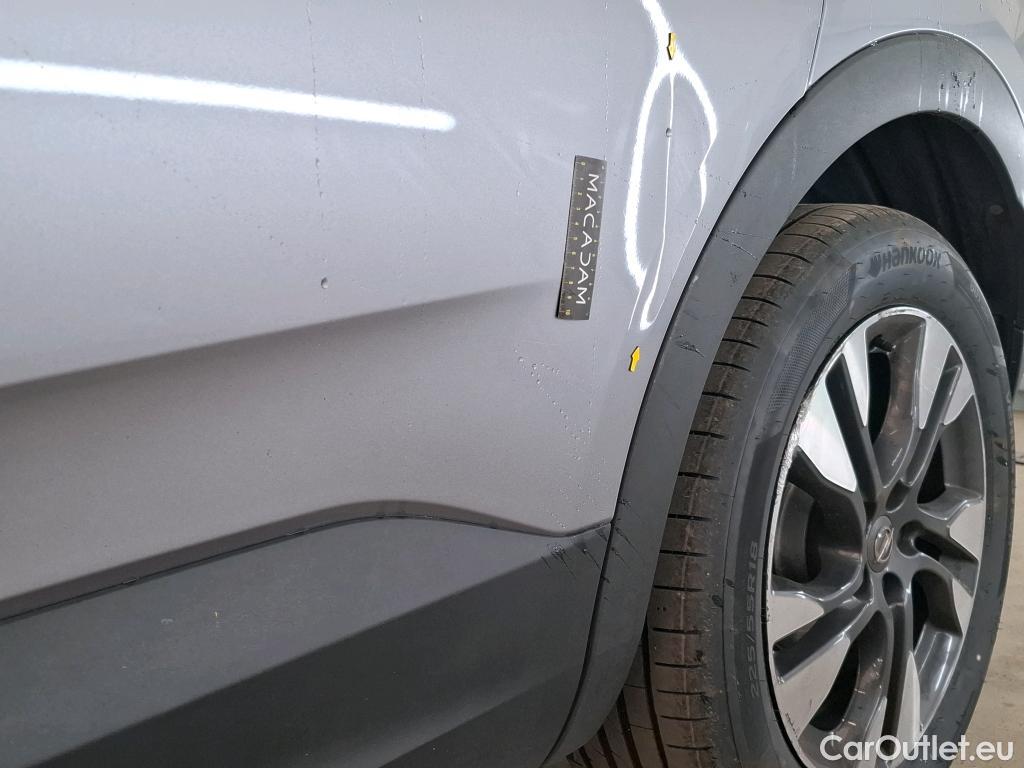  Opel   Grandland X OPEL / 2017 / 5P / SUV 1.5 DIESEL 130 ELITE #26