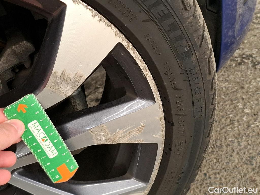  Renault  Megane  IV Berline 5 ptes. Techno 1.5 dCi 115CV BVM6 E6d #34