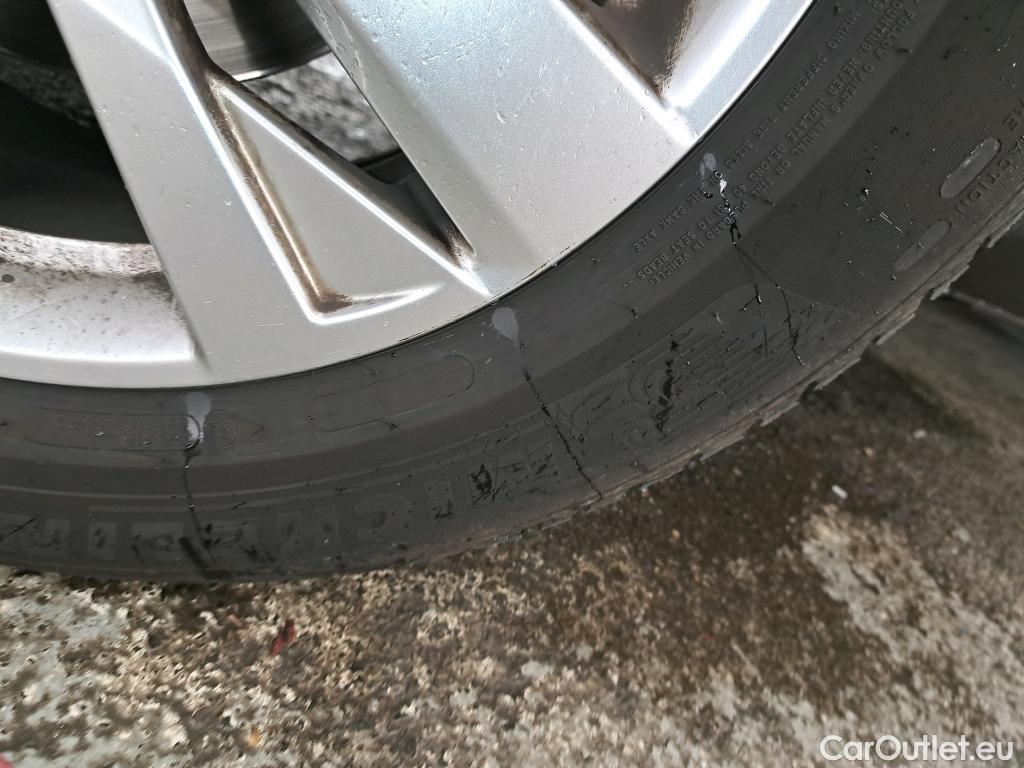  Peugeot  5008  Active Business 1.2 PureTech 130CV BVA8 7 Sieges E6d #49