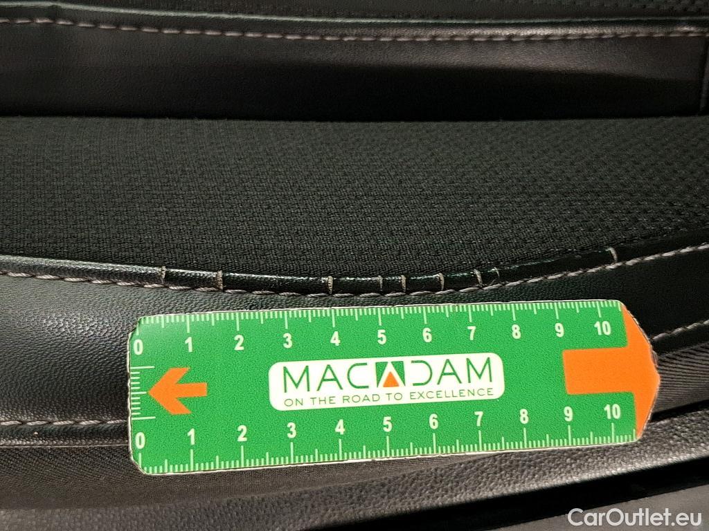  Renault  Megane  IV Berline 5 ptes. Techno 1.5 dCi 115CV BVM6 E6d #26