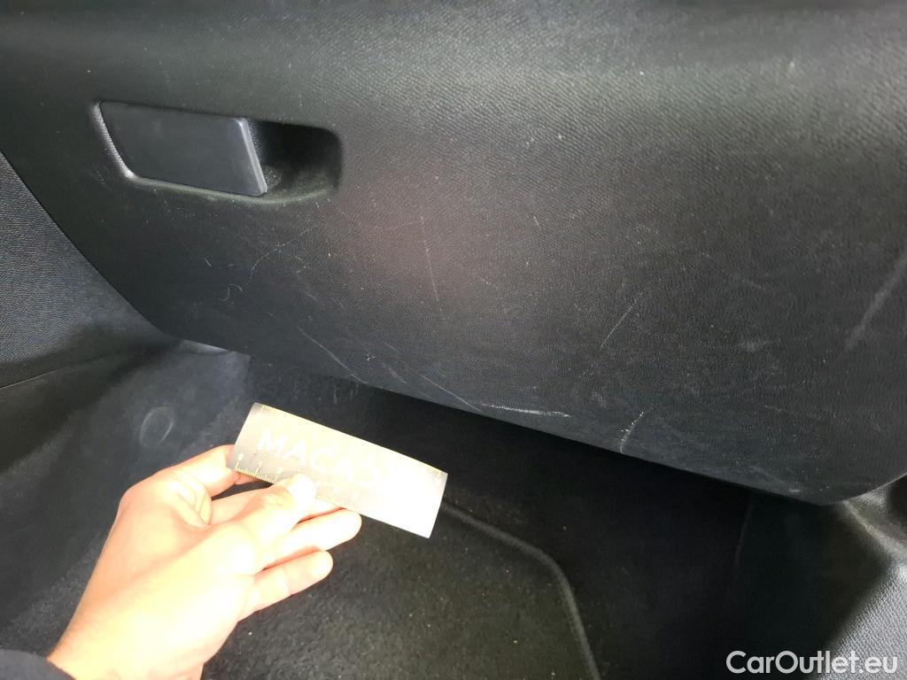  Peugeot  308  SW Allure Business 1.5 HDi 130CV BVA8 E6d #40