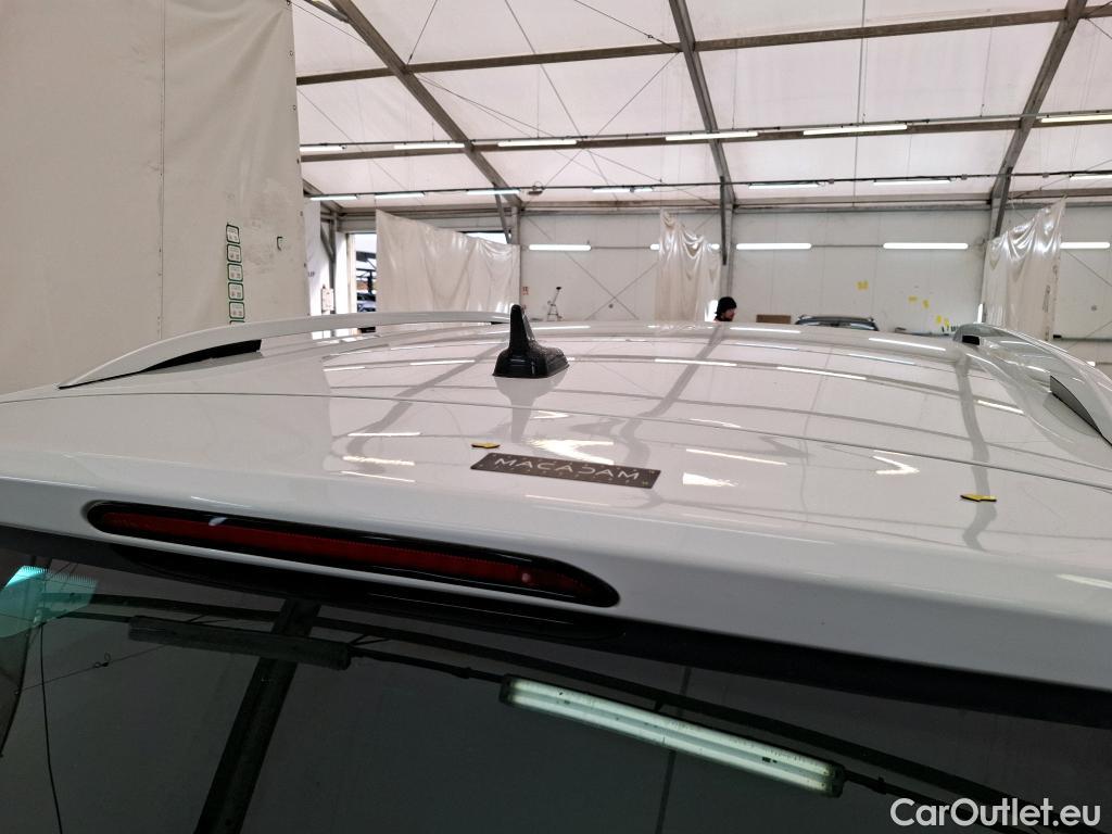  Volkswagen  Tiguan VOLKSWAGEN  / 2016 / 5P / SUV 2.0 TDI 150 DSG7 Match(SL) #6