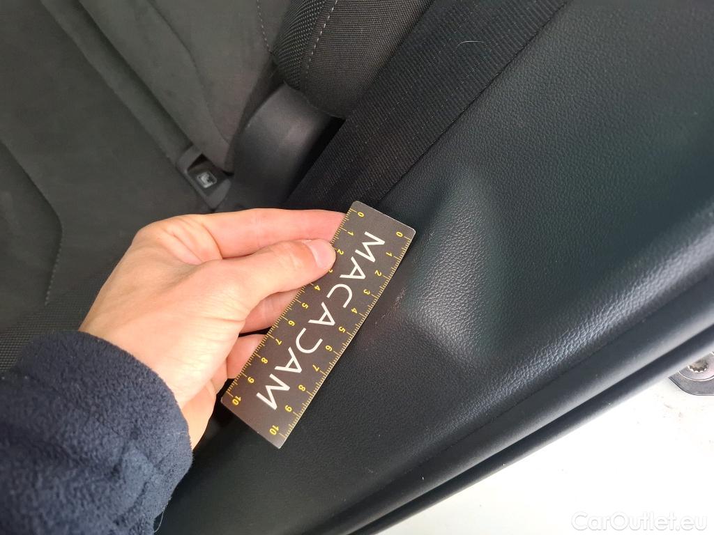  Volkswagen  Tiguan VOLKSWAGEN  / 2016 / 5P / SUV 2.0 TDI 150 DSG7 Match(SL) #9