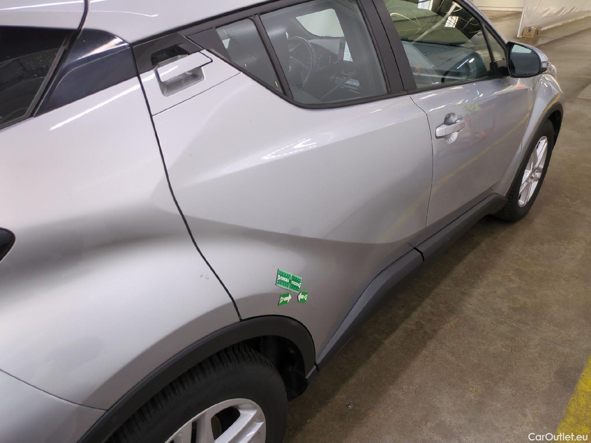  Toyota  C-HR TOYOTA  / 2016 / 5P / SUV 1.8 HYBRIDE 122 DYNAMIC BUSINESS #1