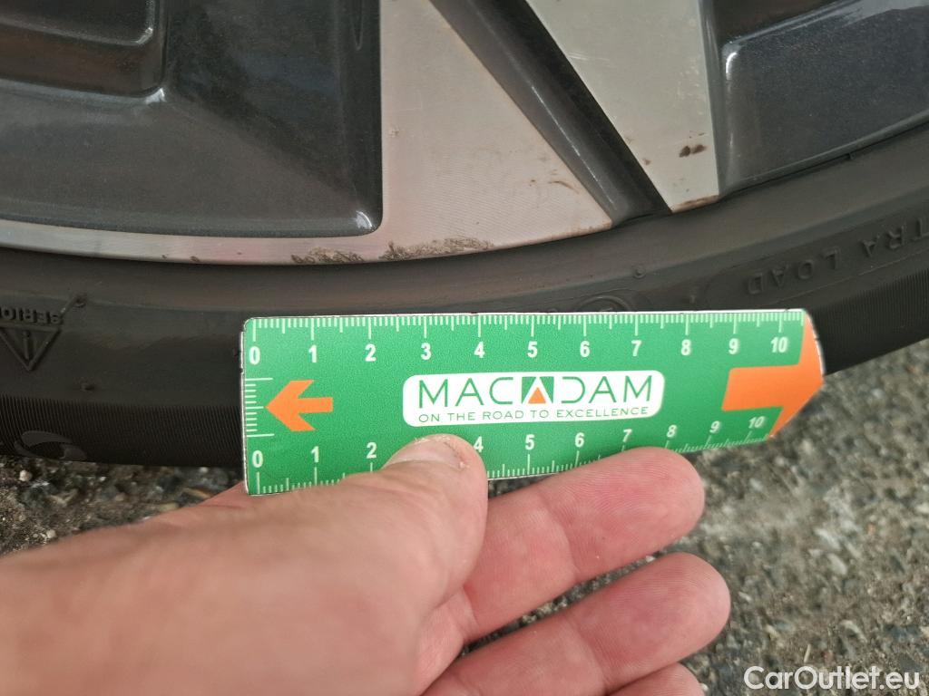  Peugeot  308  Allure 1.5 HDi 130CV BVA8 E6d #37