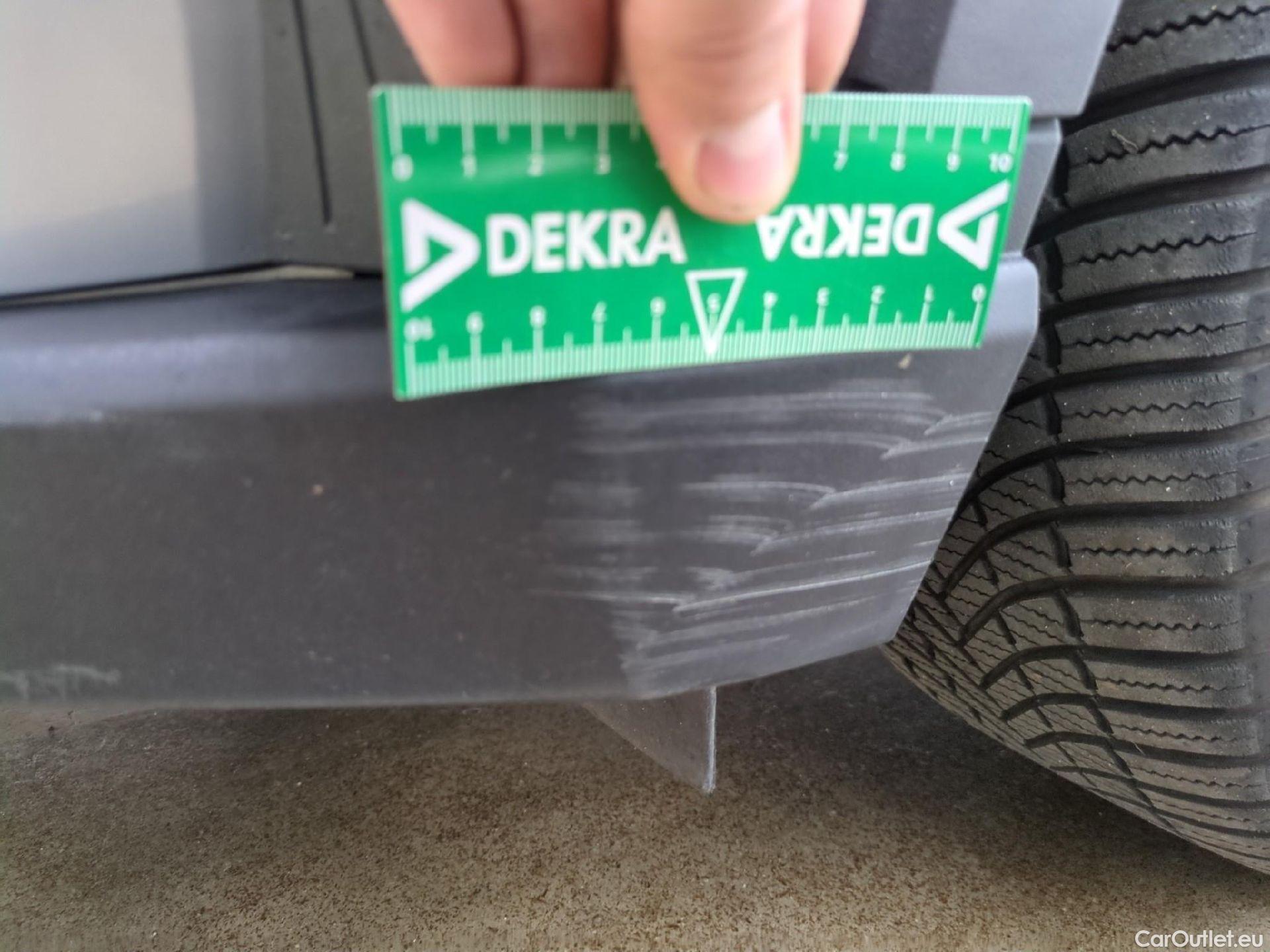  Toyota  C-HR TOYOTA  / 2016 / 5P / SUV 1.8 HYBRIDE 122 DYNAMIC BUSINESS #9