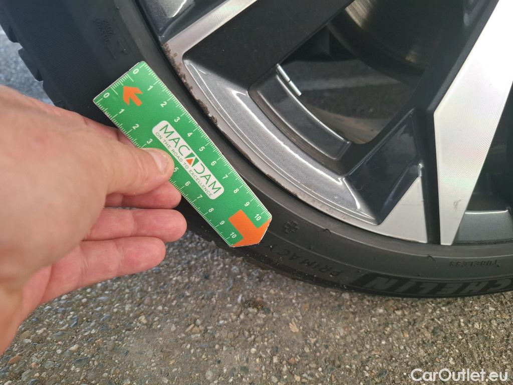  Peugeot  308  Allure 1.5 HDi 130CV BVA8 E6d #26