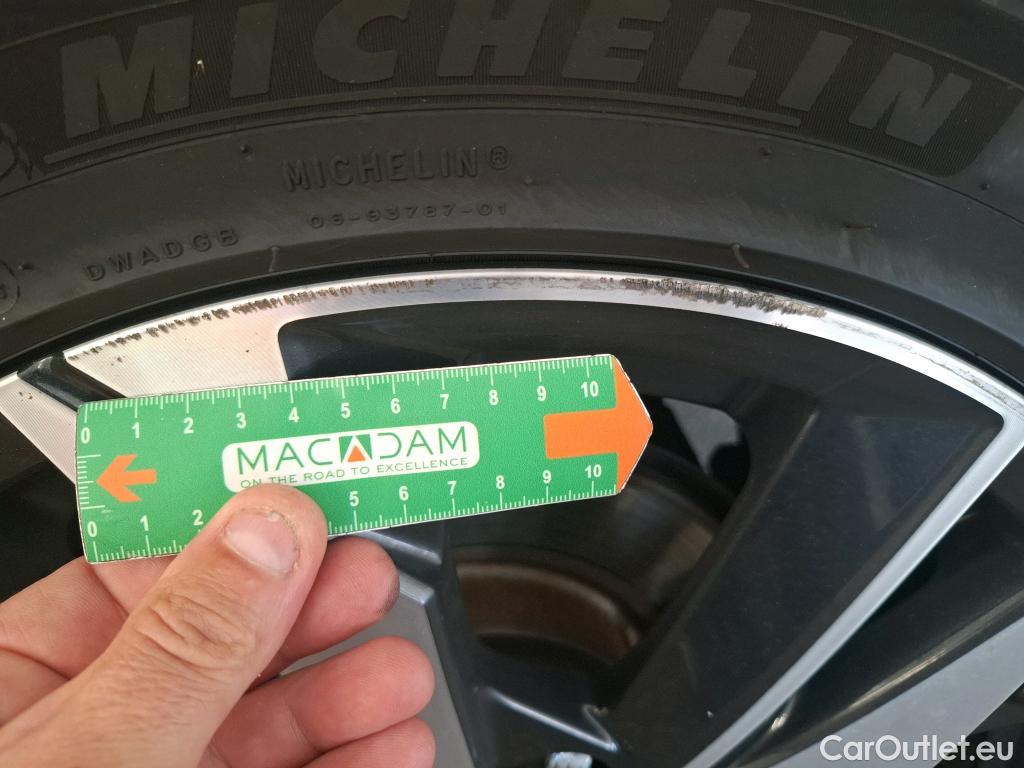  Peugeot  308  Allure 1.5 HDi 130CV BVA8 E6d #18